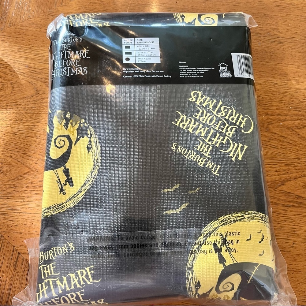NWT disneys Tim burtons the nightmare before Christmas vinyl tablecloth - Picture 5 of 6